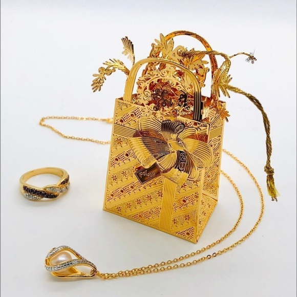 Vintage “new” Danbury Mint gift Christmas Jewelry - Picture 3 of 17